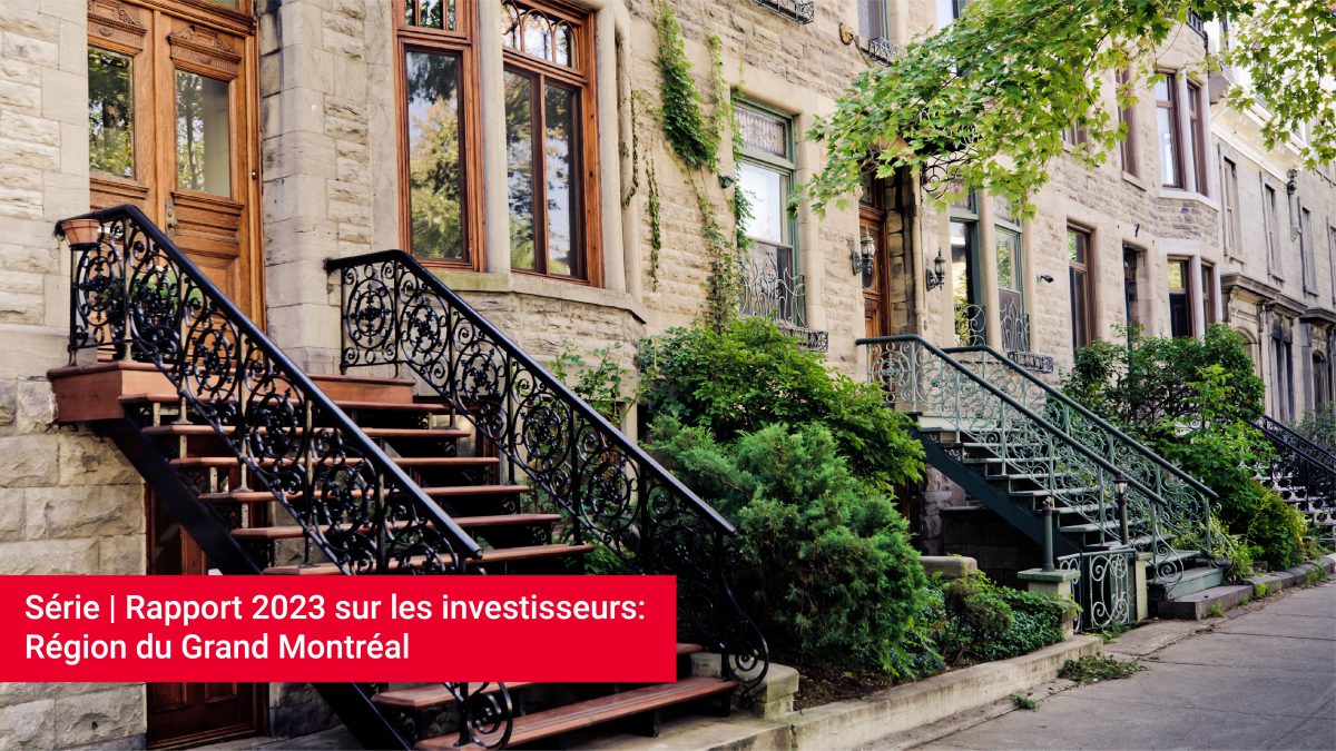 Les marches d'une maison en rangée historique en pierre à Montréal de jour