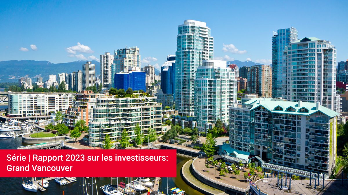Vue aérienne de jour des appartements en copropriété le long du littoral de Vancouver.