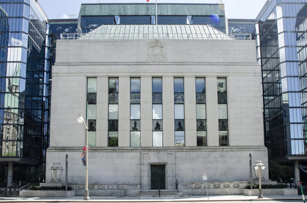 Façade de la Banque du Canada en été